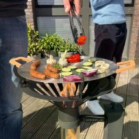 Gardenflare Grillaufsatz mit Outdoor Grillpfanne für das Klassik Feuerrohr
